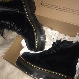 Dr Marten velvet jadon boots